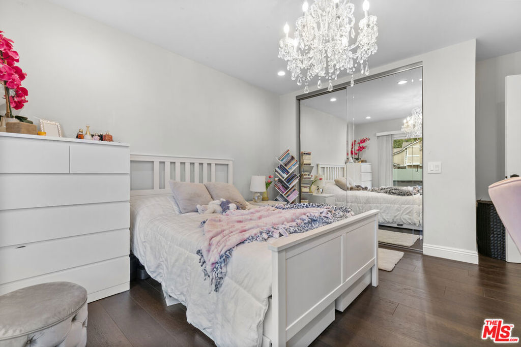 2427 Flintridge Drive