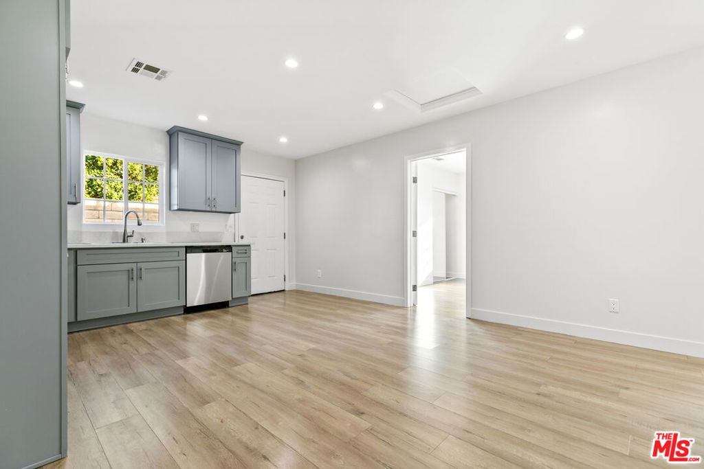 10823 Cantara Street