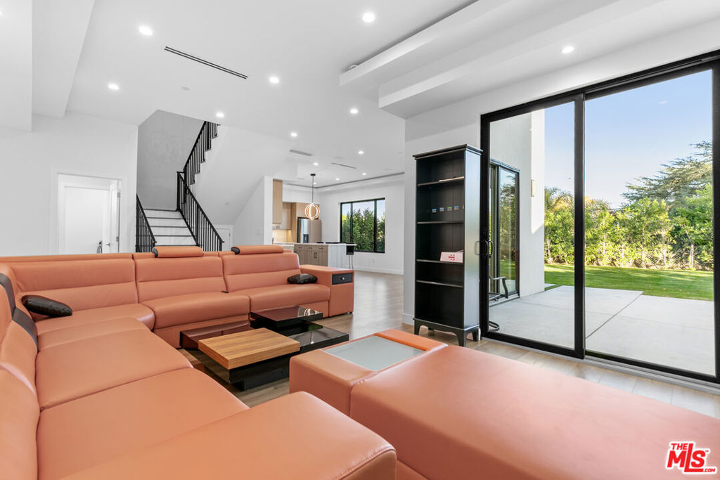 5152 Etiwanda Avenue