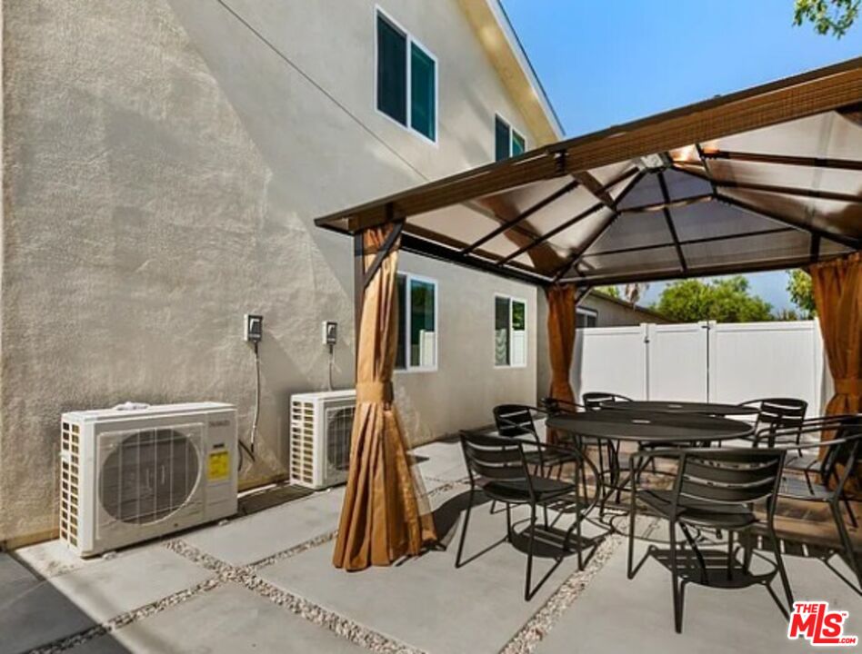 1913 N Manning St Unit: 101