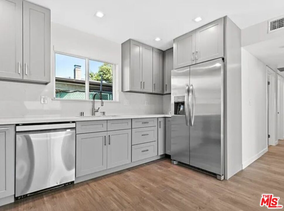 1913 N Manning St Unit: 101