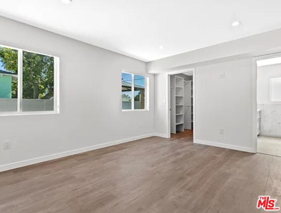 1913 N Manning St Unit: 101