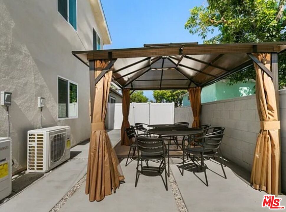 1913 N Manning St Unit: 101