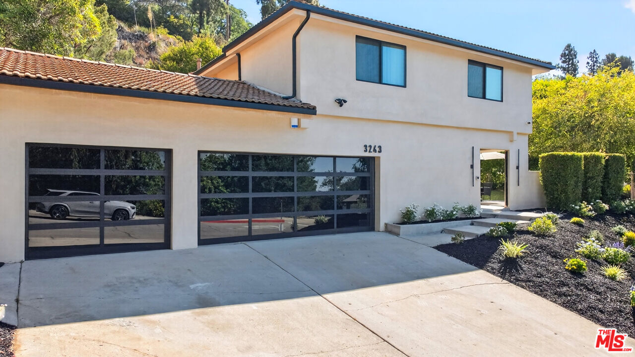 3243 Kirkham Dr
