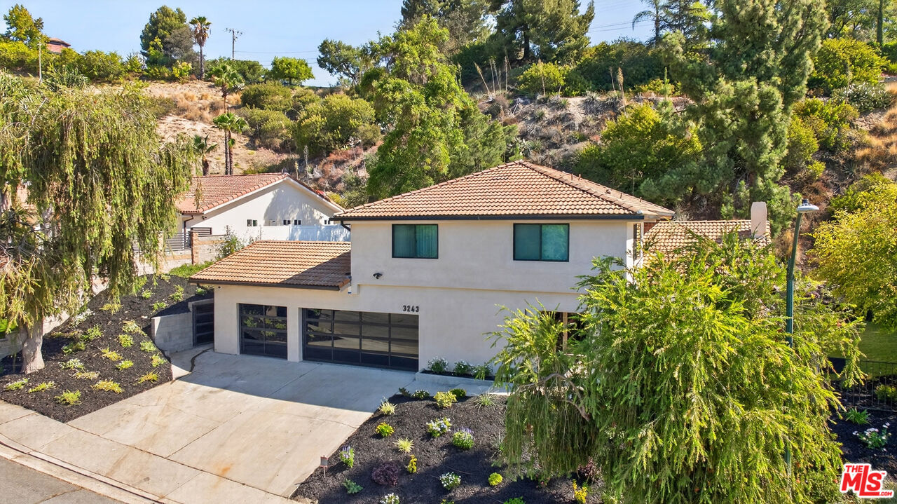 3243 Kirkham Dr
