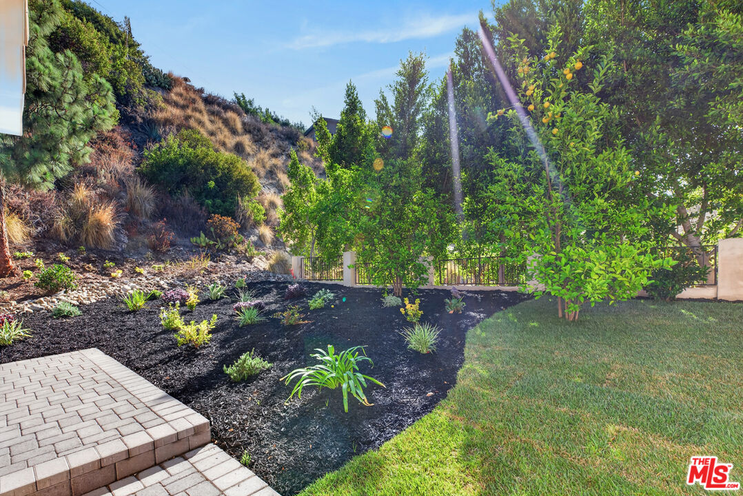 3243 Kirkham Dr