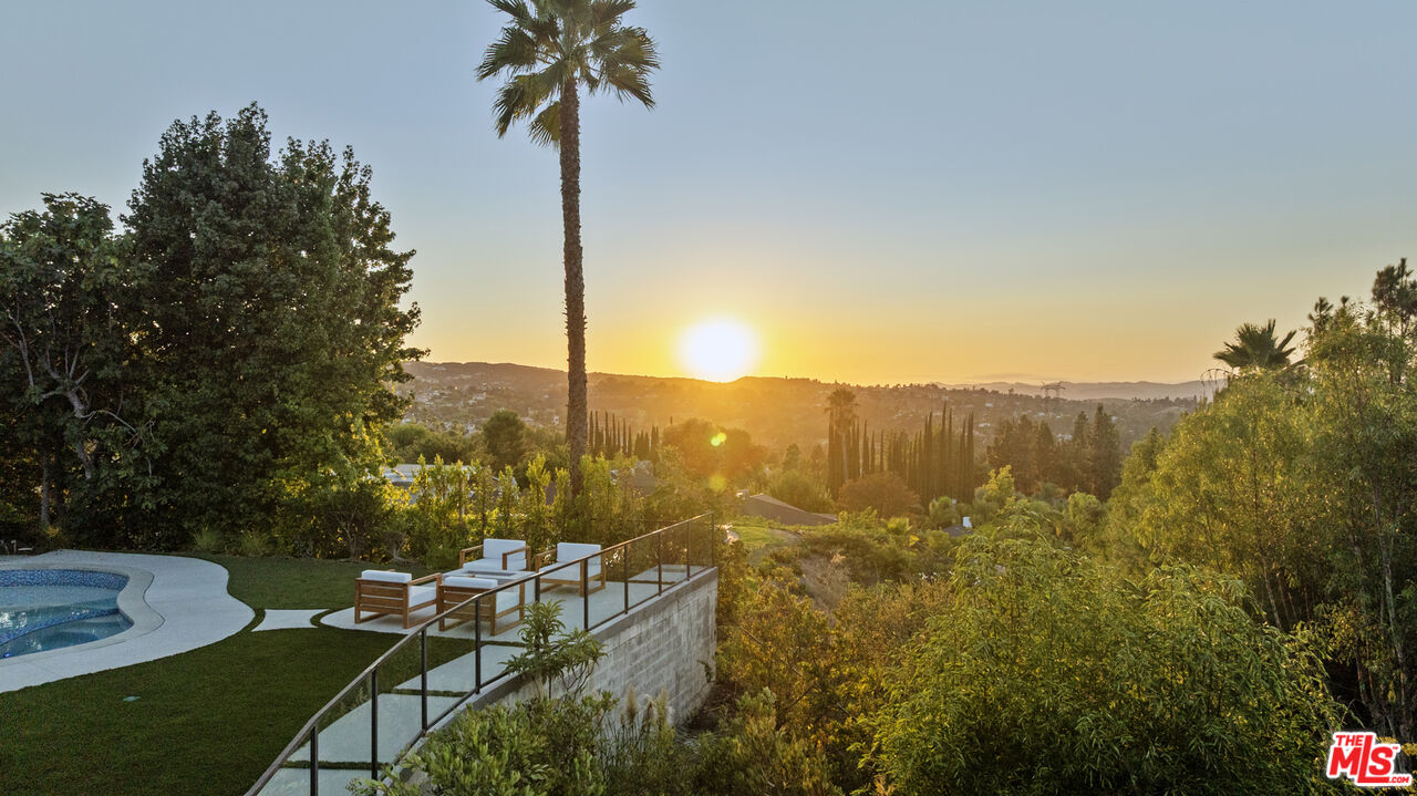 18101 Green Meadow Dr