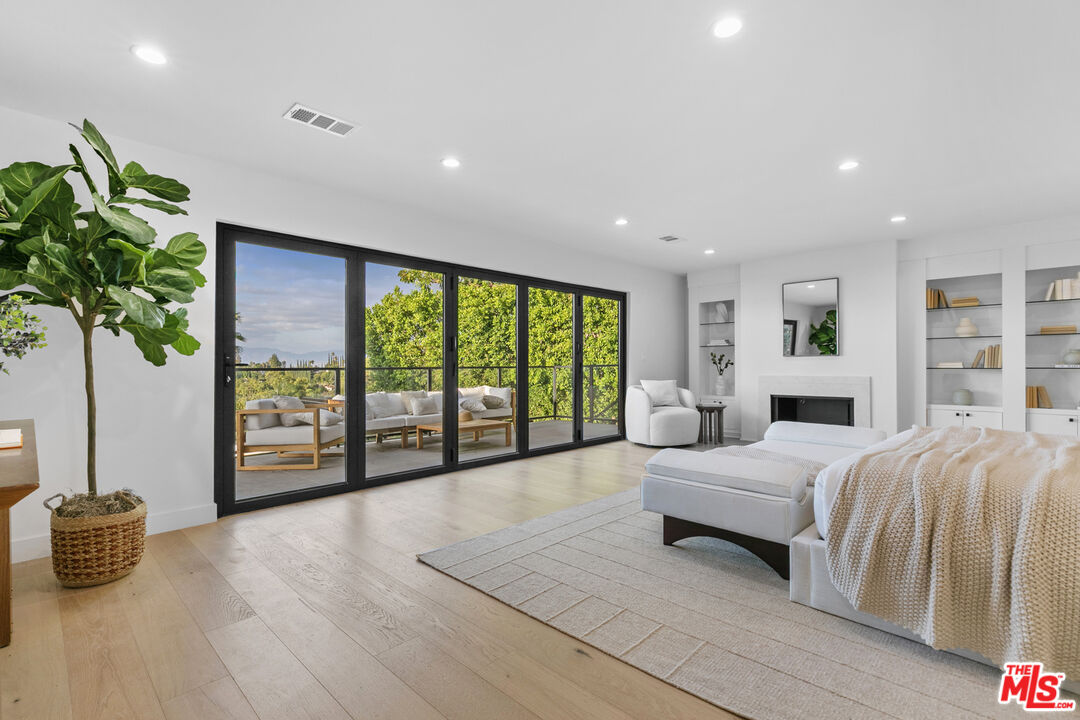 18101 Green Meadow Dr