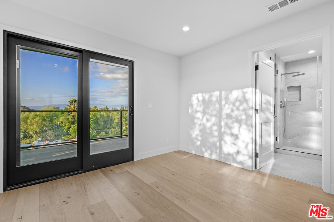 18101 Green Meadow Dr