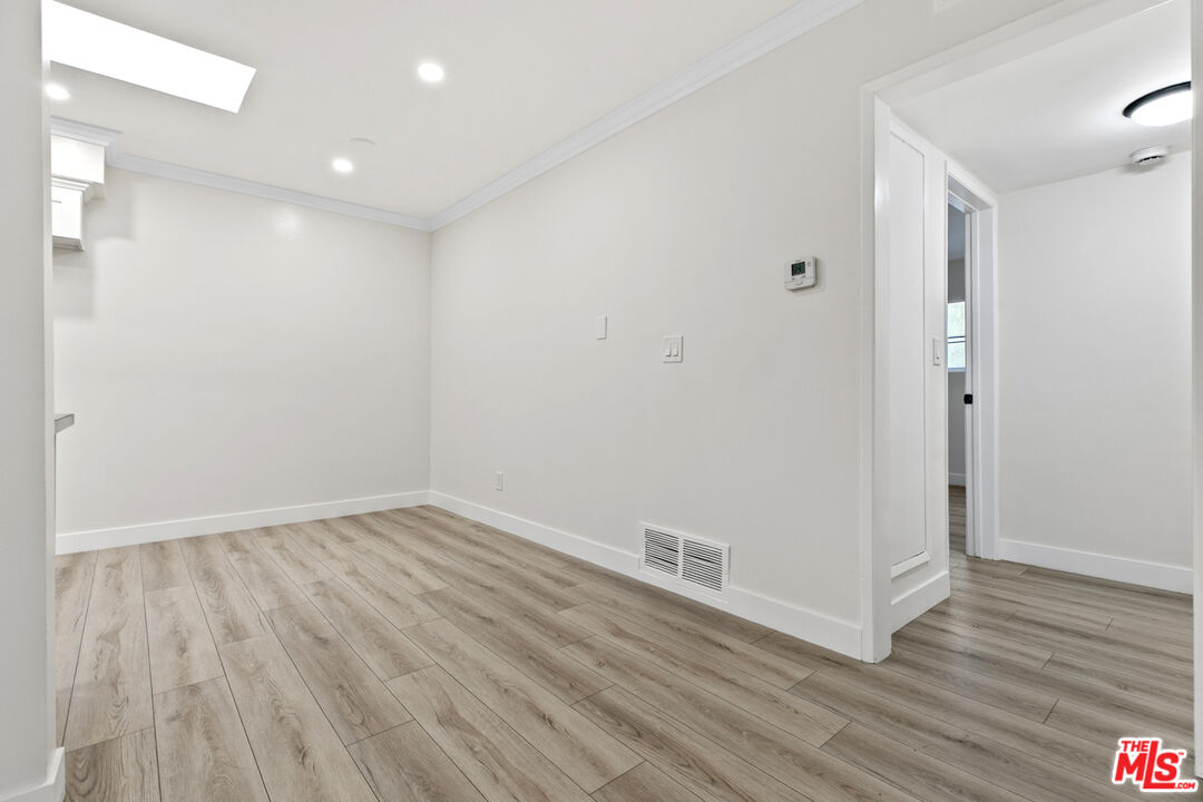 330 E Dryden St Unit: 14