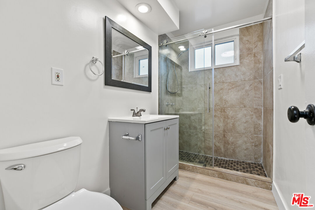 330 E Dryden St Unit: 14