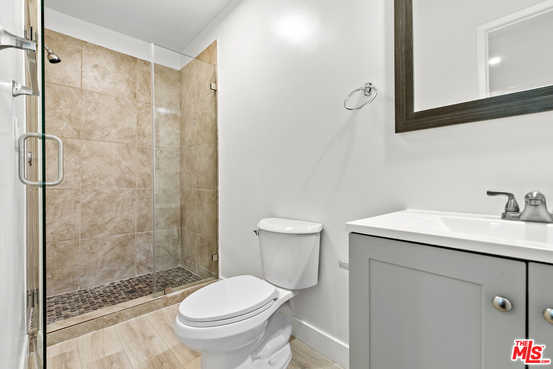 330 E Dryden St Unit: 14