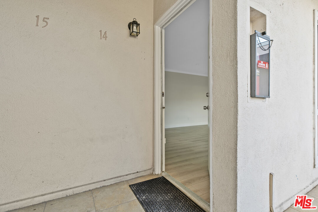 330 E Dryden St Unit: 14