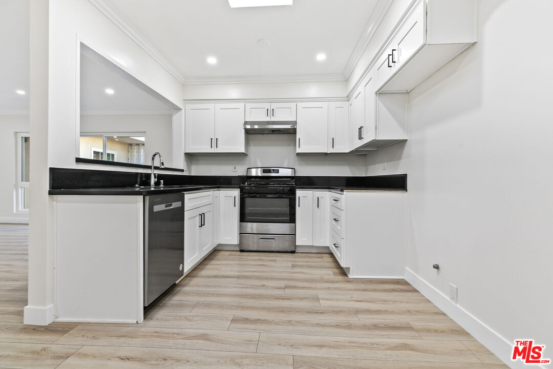 330 E Dryden St Unit: 14