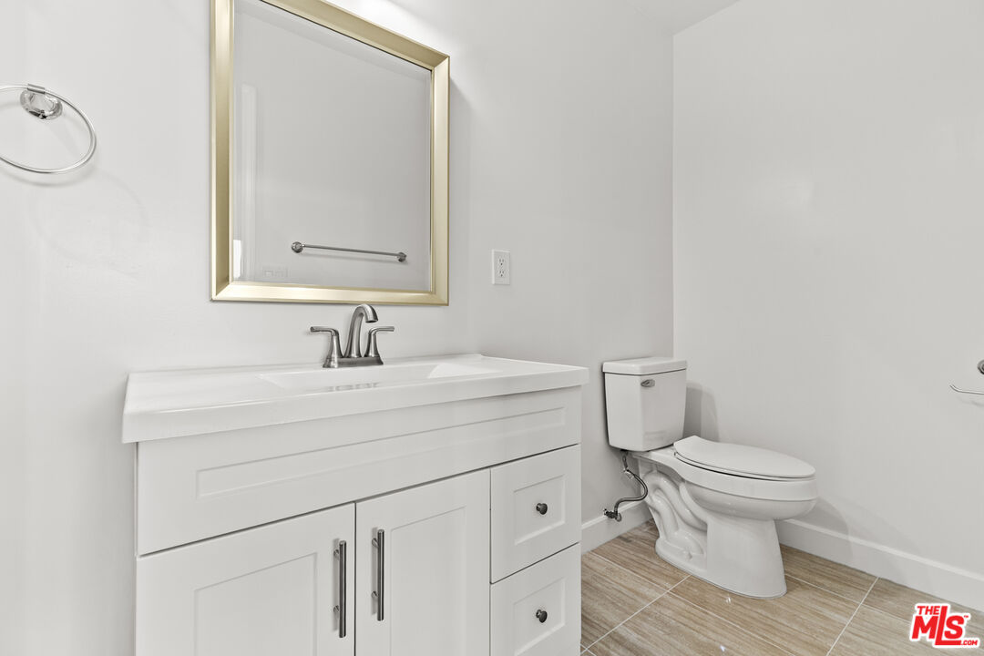 330 E Dryden St Unit: 18