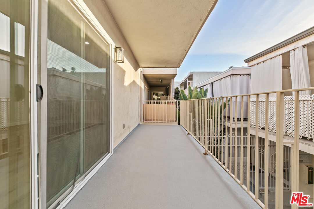 330 E Dryden St Unit: 18