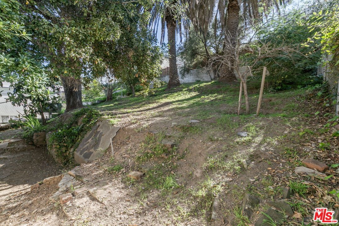 1720 Orchard Ave