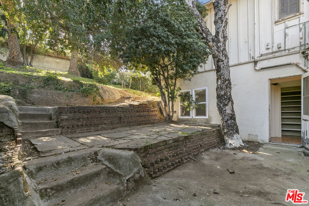 1720 Orchard Ave