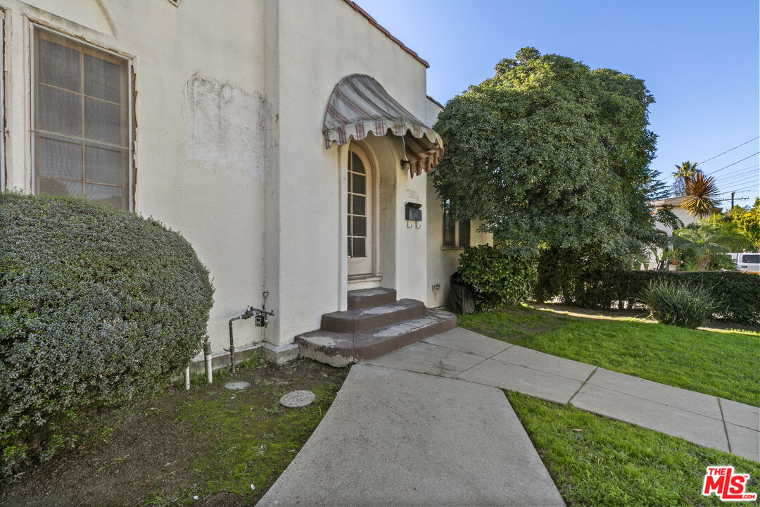 1720 Orchard Ave