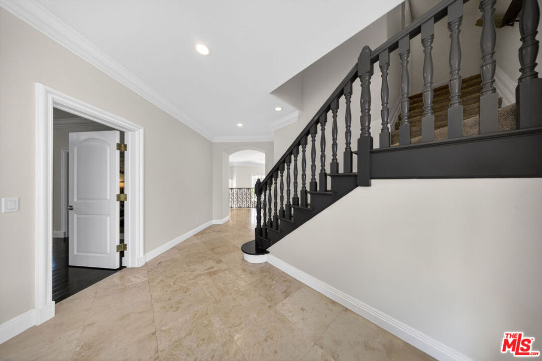 13320 Mulholland Dr