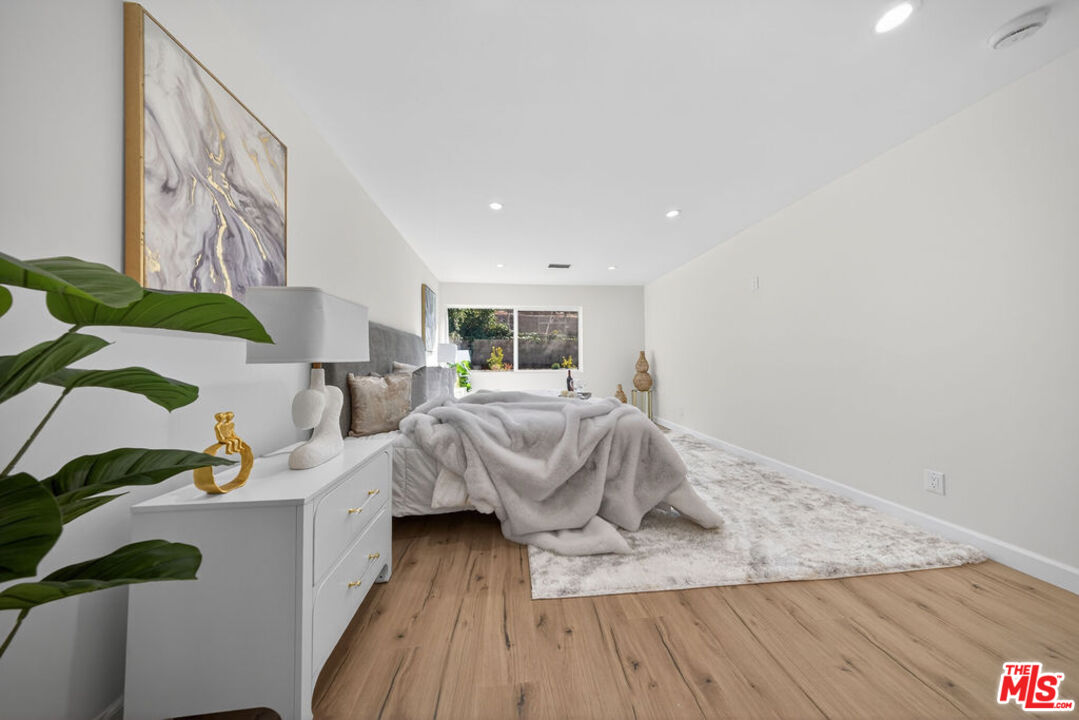 12747 Deon Pl