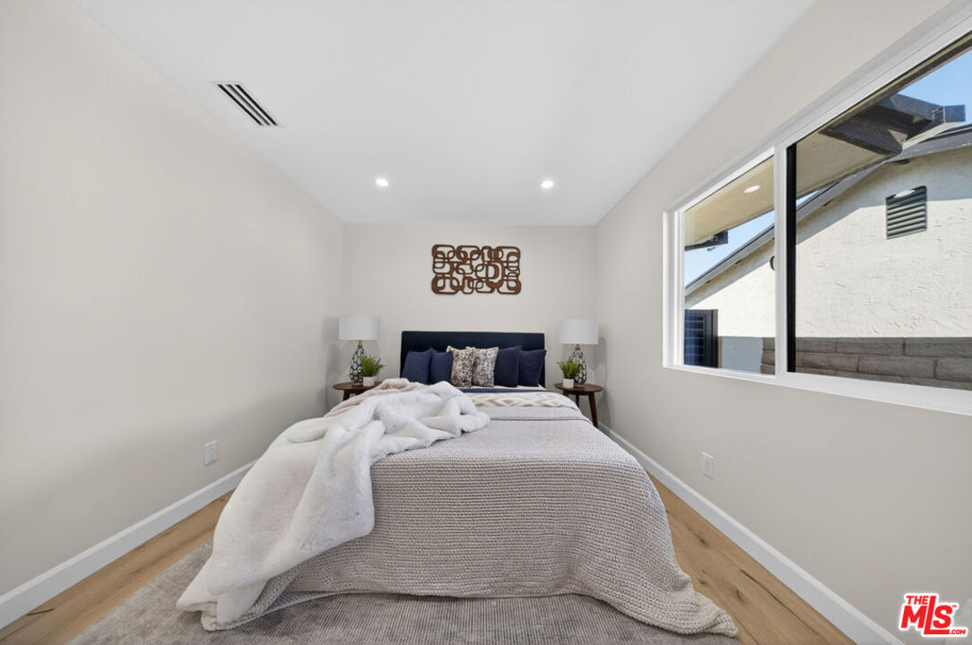 12747 Deon Pl
