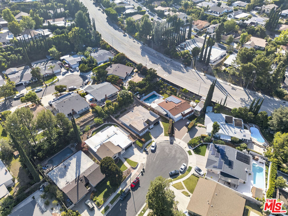 12747 Deon Pl