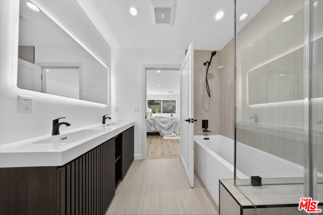12747 Deon Pl