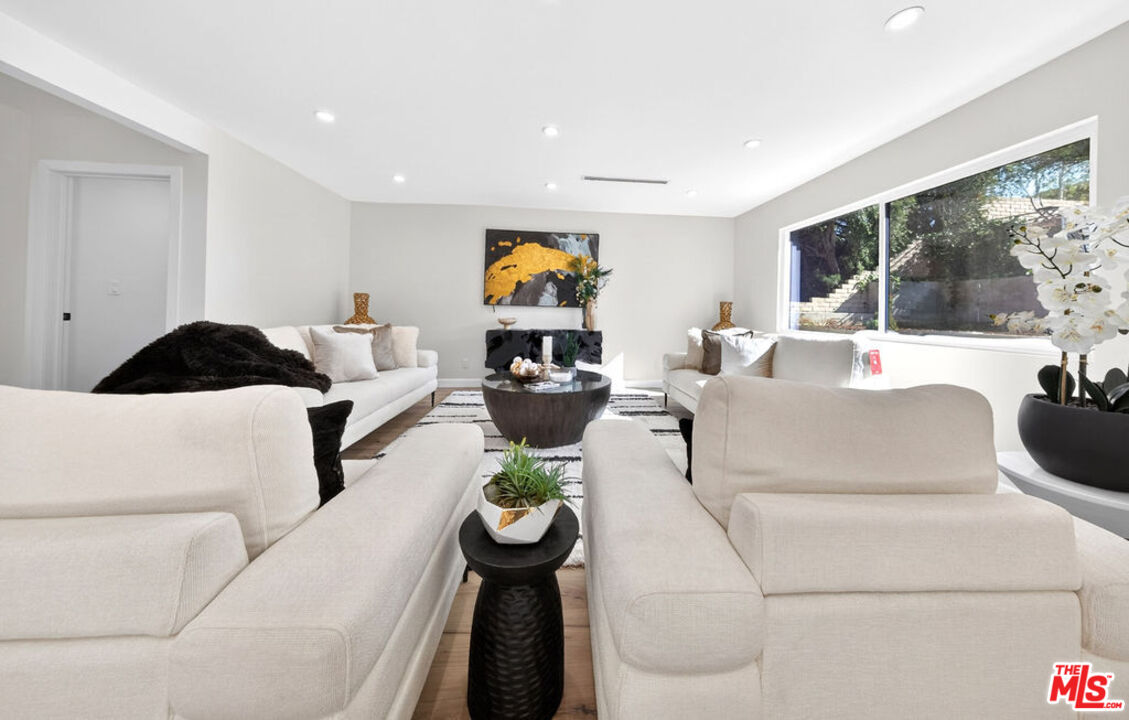 12747 Deon Pl