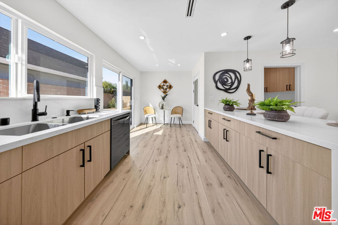12747 Deon Pl