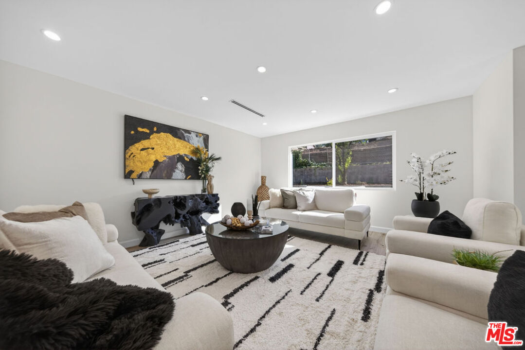 12747 Deon Pl