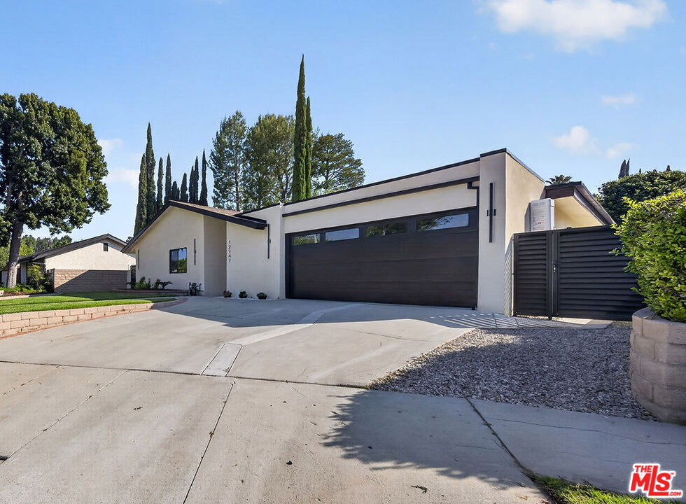 12747 Deon Pl