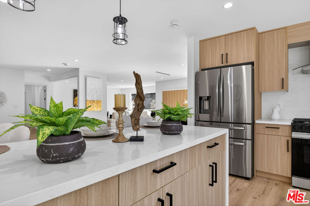 12747 Deon Pl