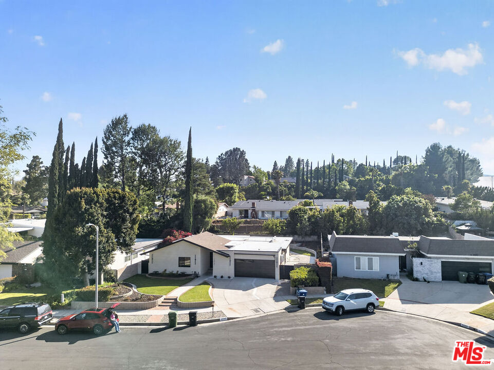 12747 Deon Pl