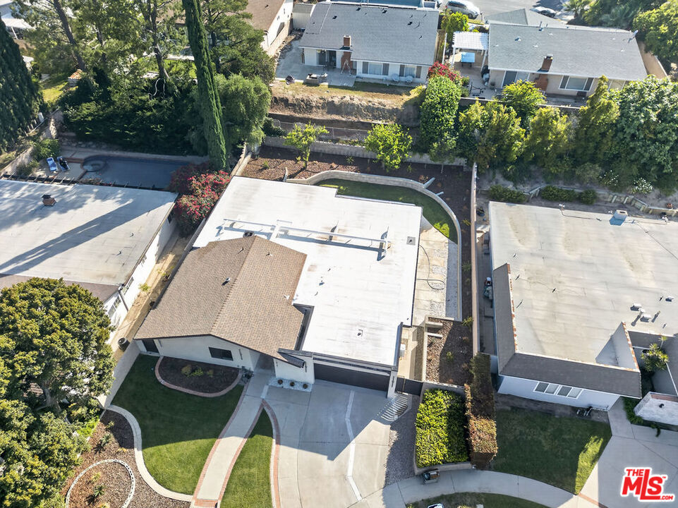 12747 Deon Pl