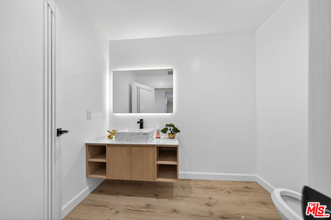 12747 Deon Pl