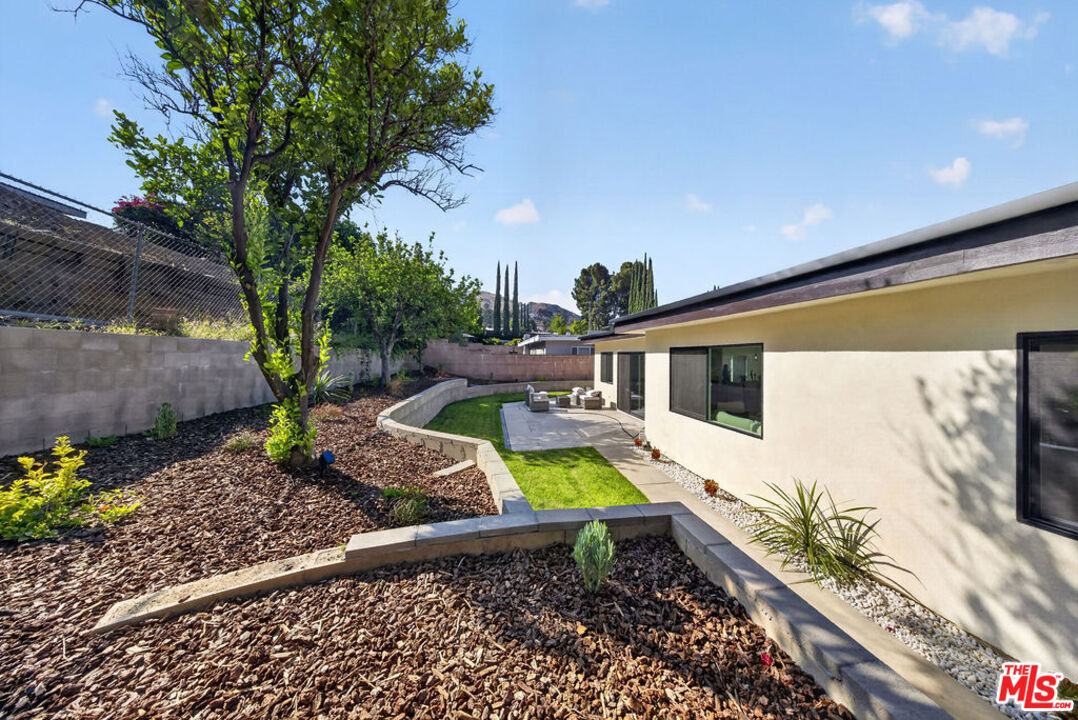 12747 Deon Pl