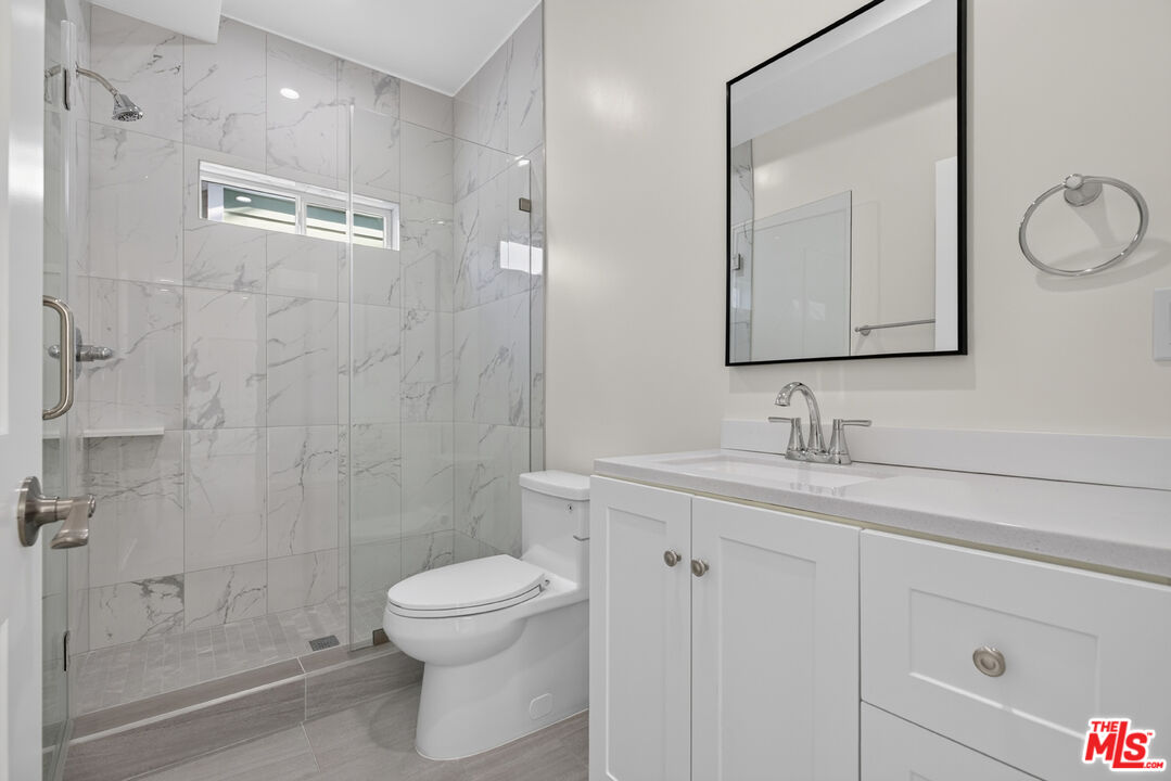 1809 N Avon St Unit: 101