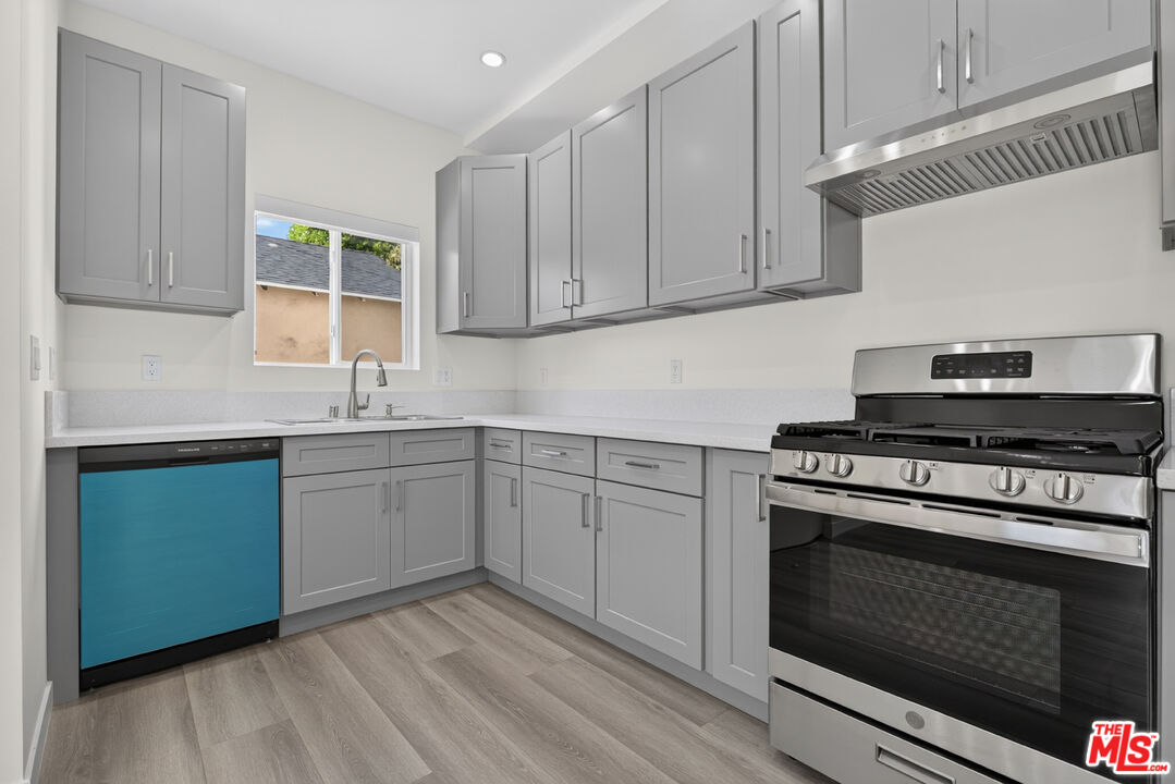 1809 N Avon St Unit: 101