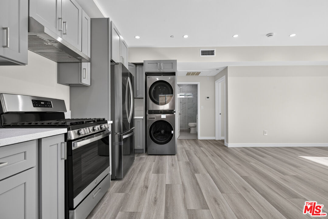 1809 N Avon St Unit: 101