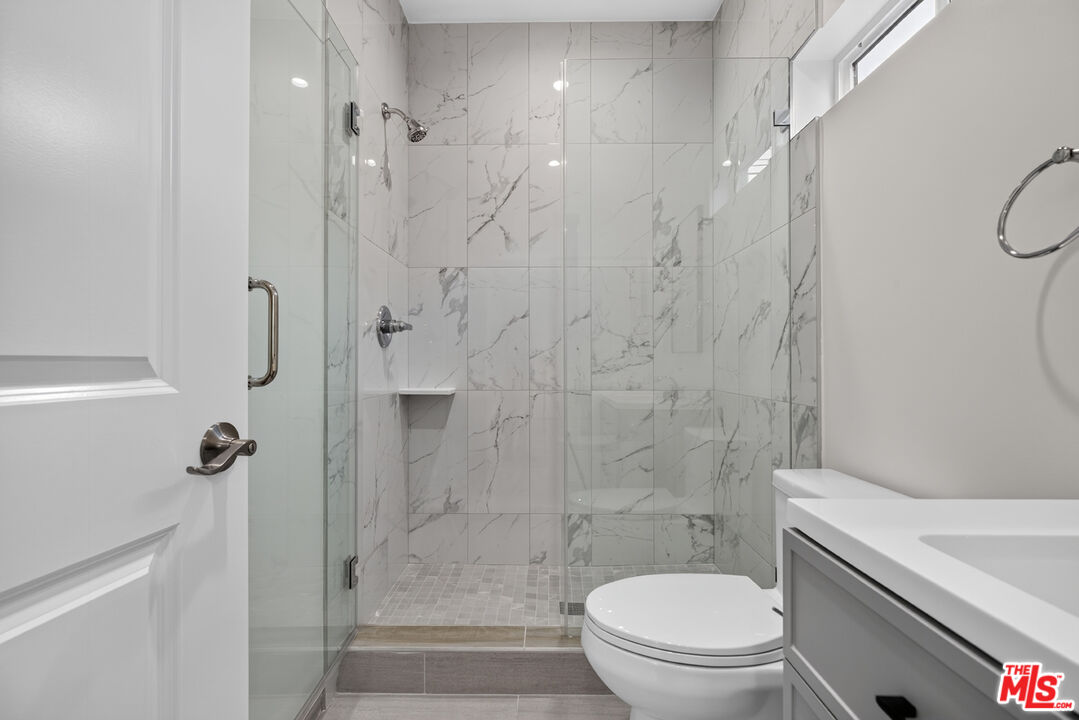 1809 N Avon St Unit: 101