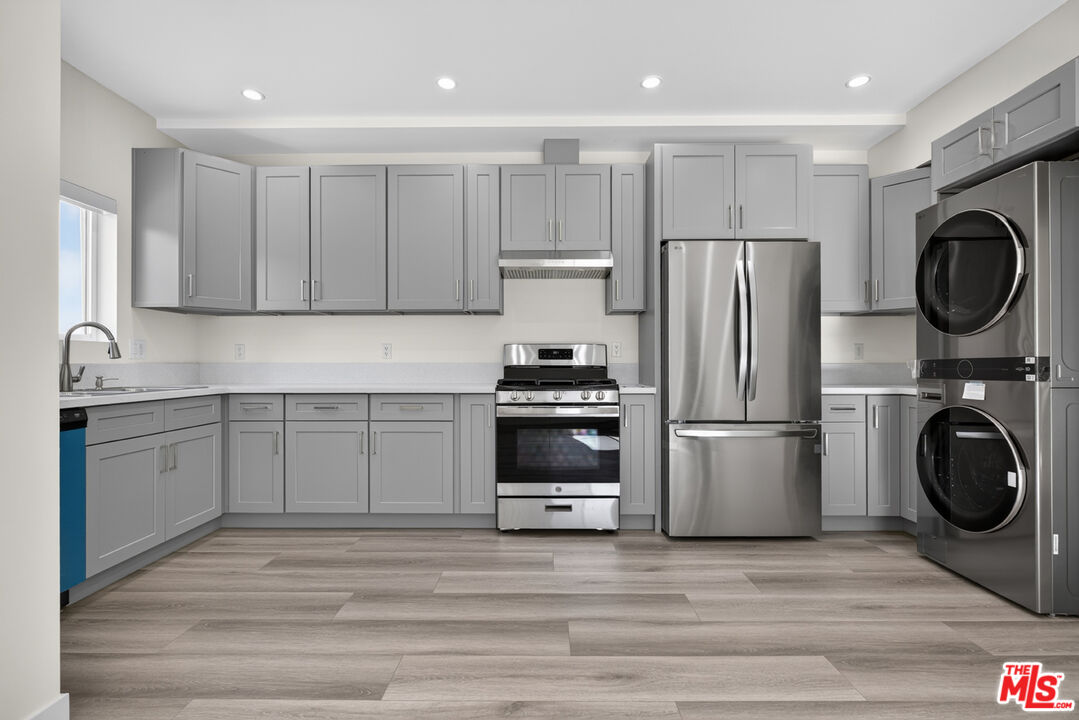 1809 N Avon St Unit: 101