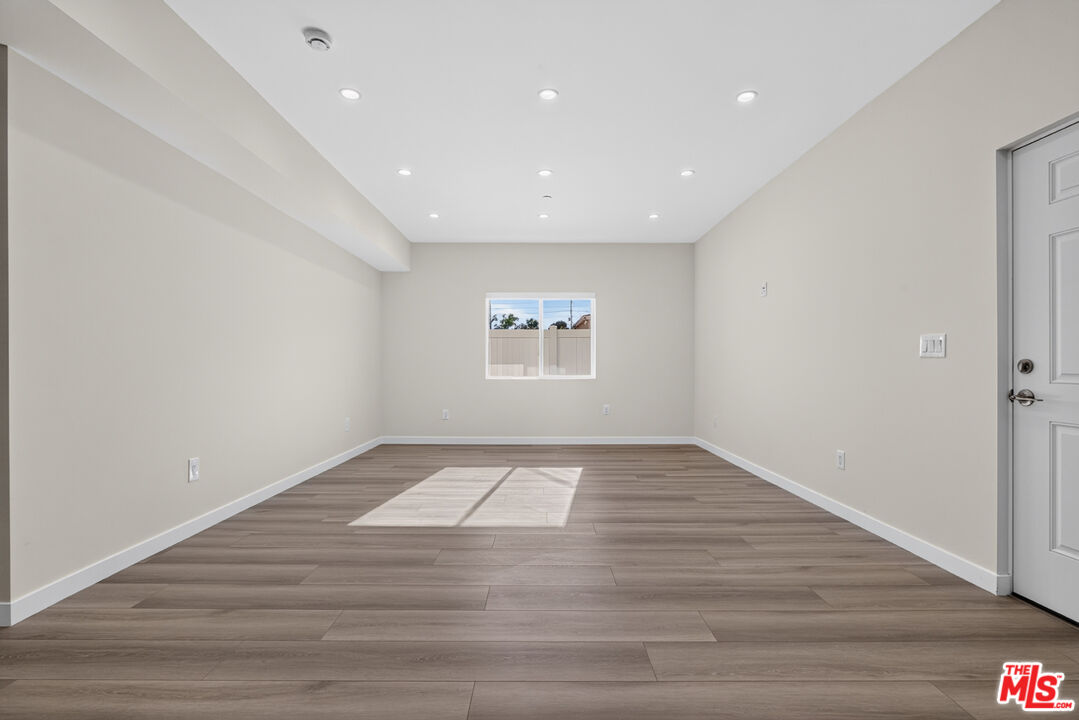 1809 N Avon St Unit: 101