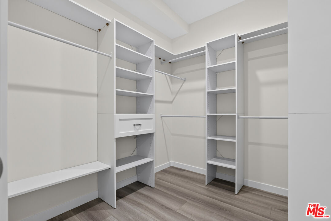 1809 N Avon St Unit: 101