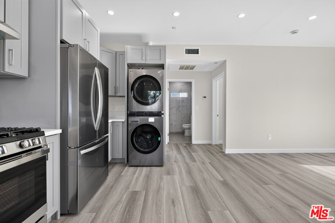 1809 N Avon St Unit: 201