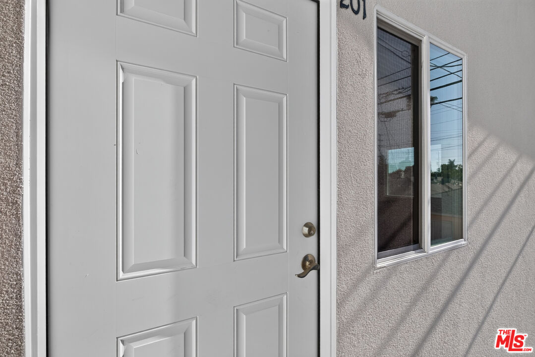 1809 N Avon St Unit: 201