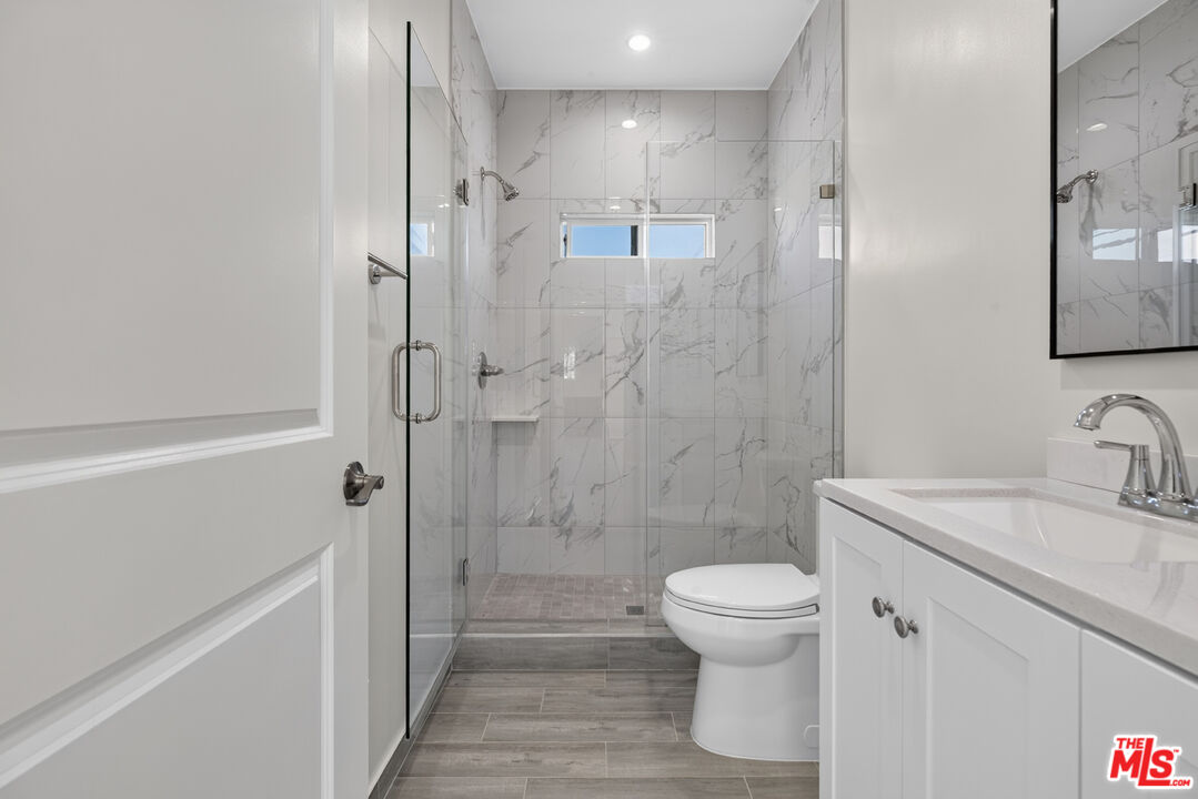 1809 N Avon St Unit: 201