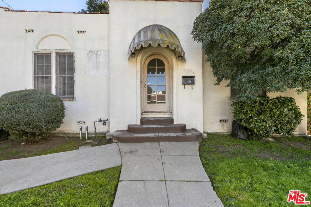 1720 Orchard Ave