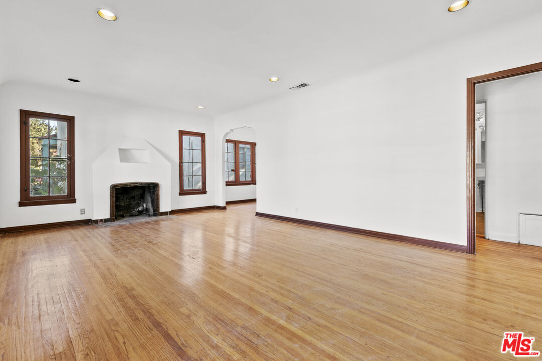 1720 Orchard Ave