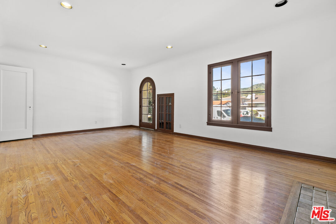 1720 Orchard Ave